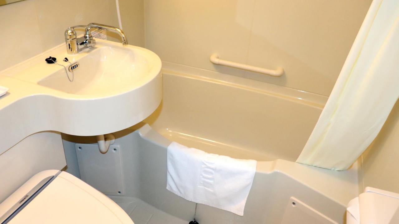 Toyoko Inn Kita-Toda-Eki Higashi-Guchi Toda  Exteriör bild
